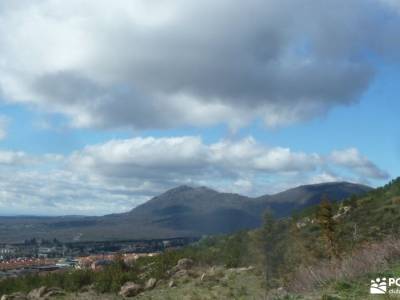 Monte Abantos-Escurialense,Cuelgamuros; equipamiento trekking viajes otoño rutas de senderismo en c